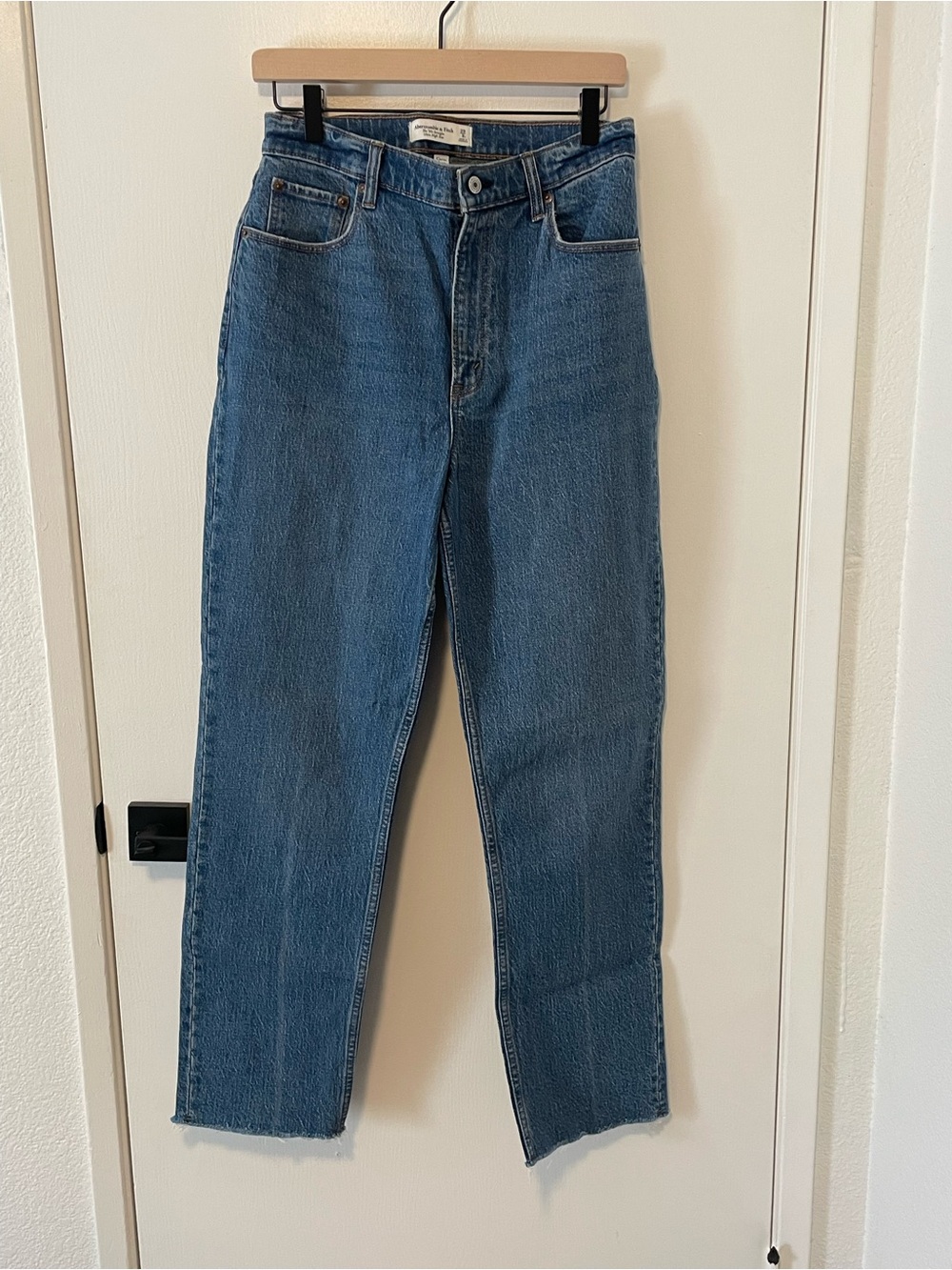 Abercrombie & Fitch Curve Love Ultra High Rise 90s Straight - 29 - NWT